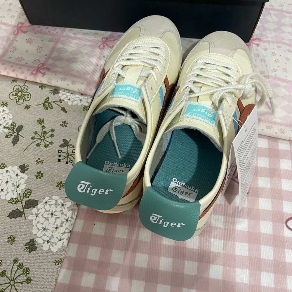 Onitsuka Tiger Cream Sneakers with Rust & Light Blue Stripes - Picture 5 of 9